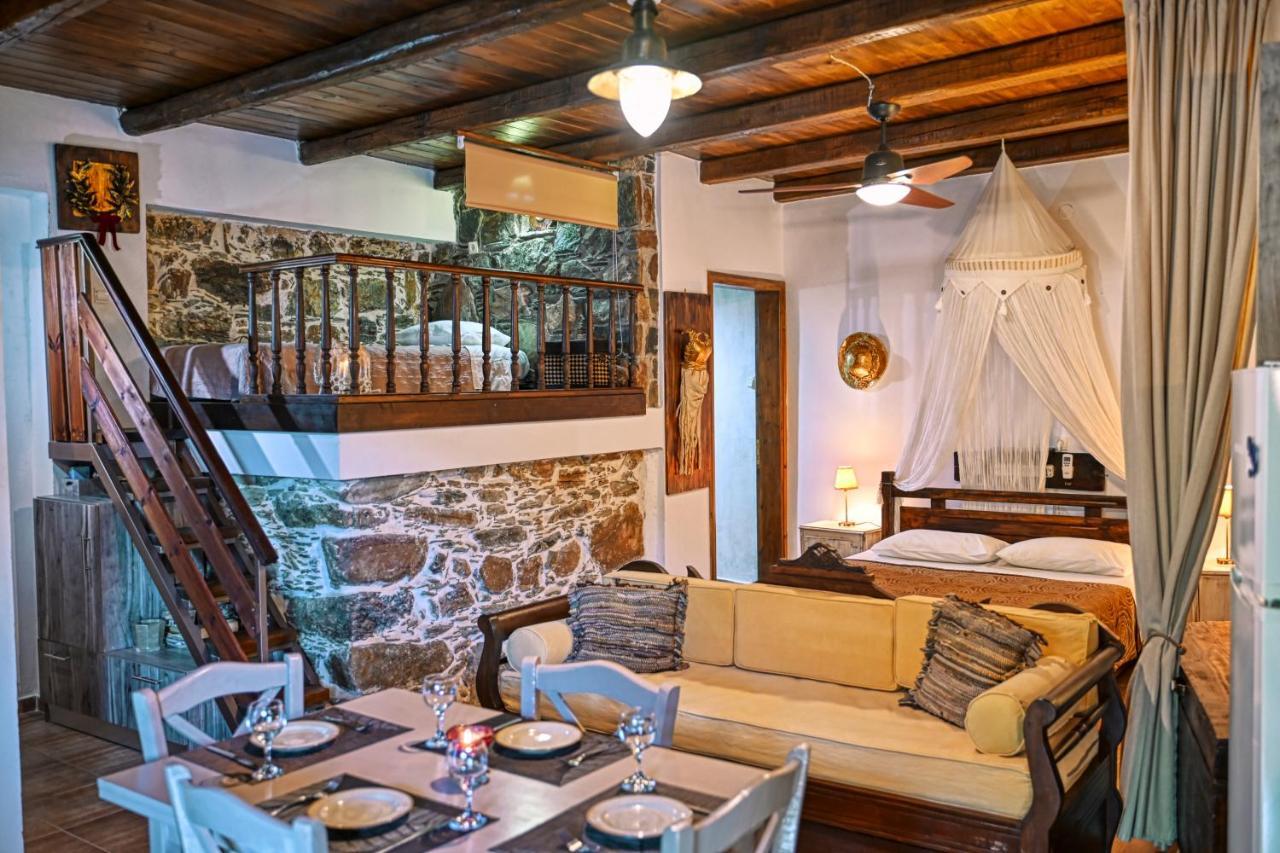 "Pefkopetro" Traditional House Keramoti  Экстерьер фото