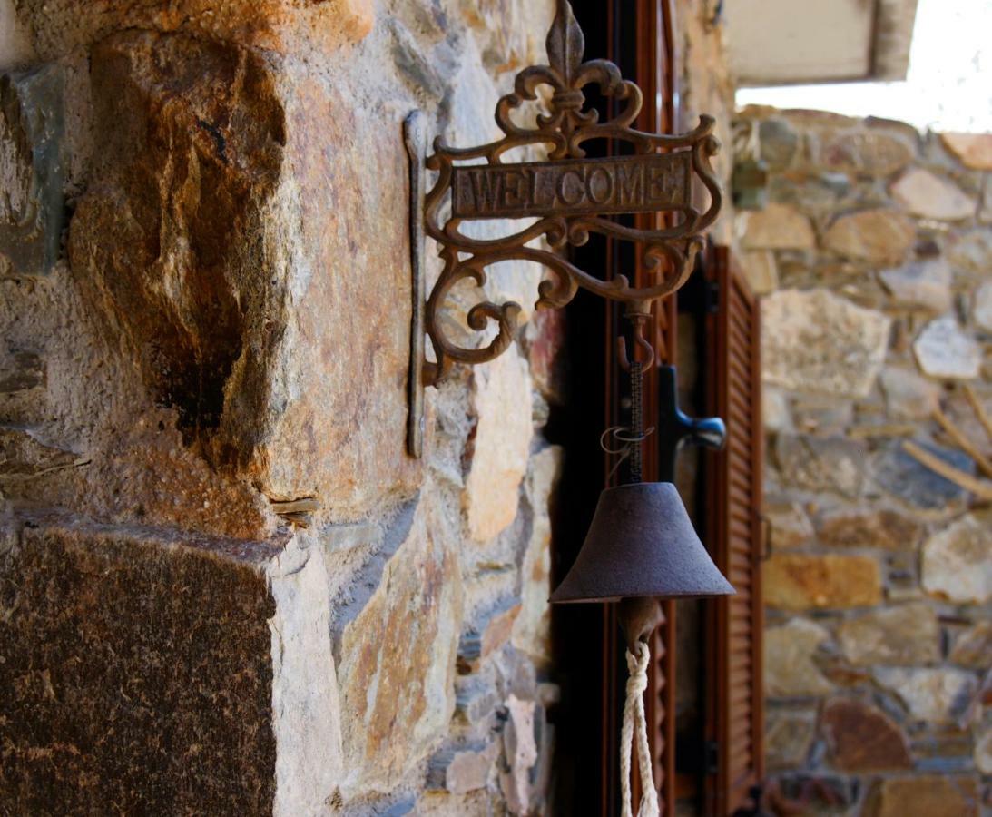 "Pefkopetro" Traditional House Keramoti  Экстерьер фото